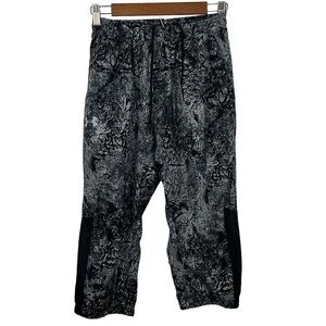 UNDER ARMOUR WOMEN'S PRINT CROPPED JOGGERS